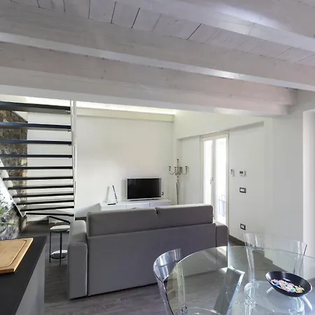 Blue Diamond Apartman Como