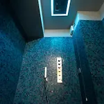 Blue Diamond Apartment *